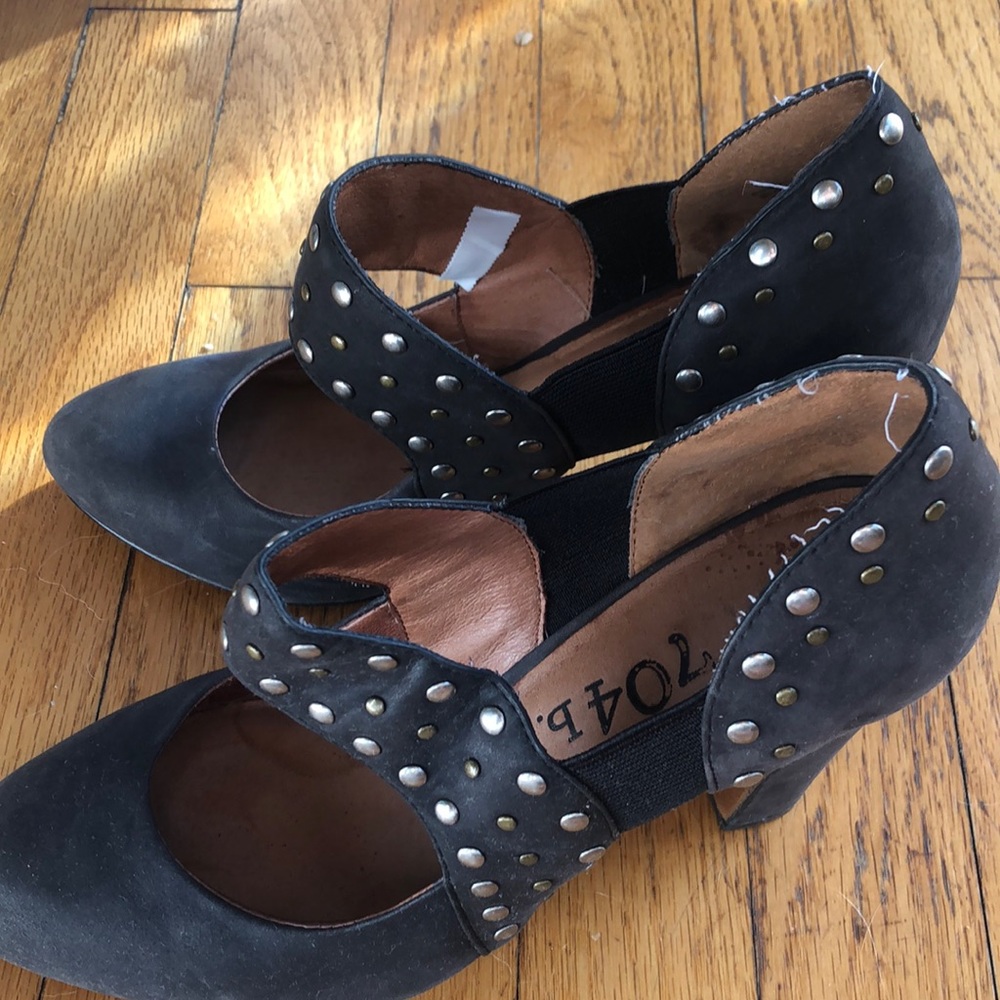 No 704 b gray studded heals size 38 1/2
